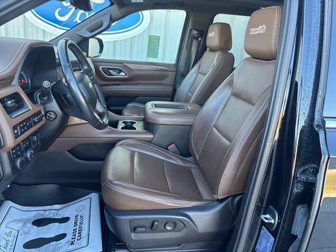Used 2021 Chevrolet Suburban High Country w/ Premium Package AWD/4WD image 11