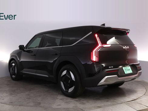Used 2026 Kia EV9 Light RWD image 17