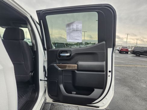 Used 2021 Chevrolet Silverado 1500 RST AWD/4WD image 44