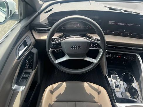 Used 2025 Audi Q5 Premium w/ Convenience Package AWD/4WD image 14