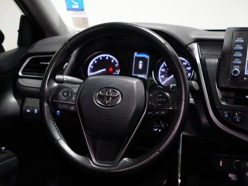 Used 2023 Toyota Camry SE image 17