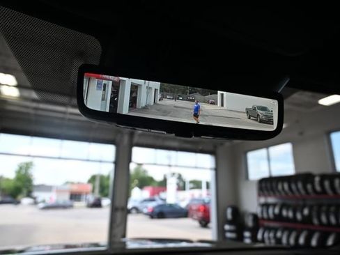 New 2026 Toyota Tundra Limited AWD/4WD image 18