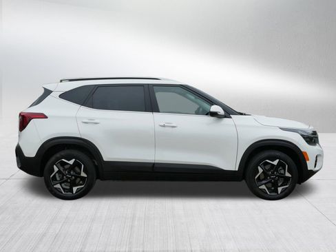 Certified 2024 Kia Seltos EX AWD/4WD image 8