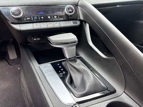 Used 2023 Hyundai Elantra SEL FWD image 10