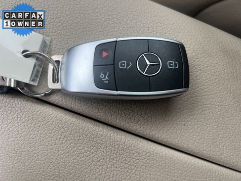 Certified 2022 Mercedes-Benz GLC 300 4MATIC image 38