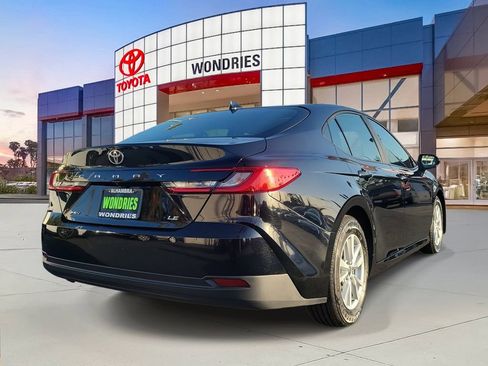 Used 2025 Toyota Camry LE image 4