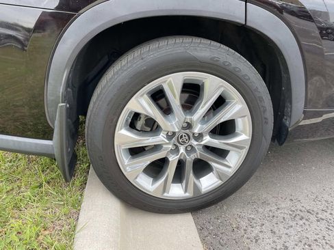 Used 2020 Toyota Highlander Limited AWD/4WD image 5