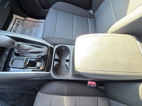 Used 2025 Chevrolet Colorado W/T image 15