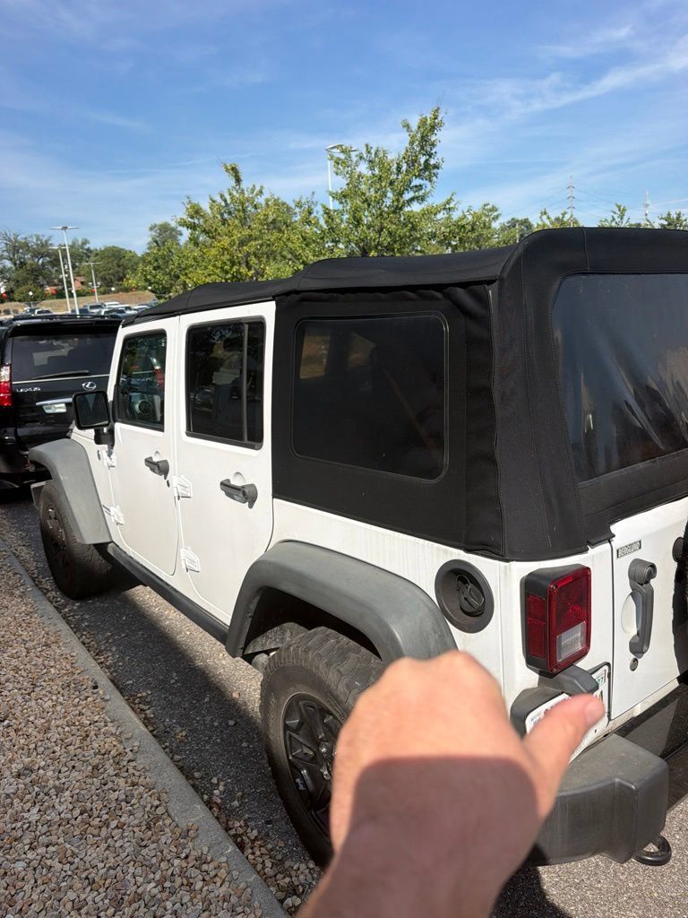 Used 2017 Jeep Wrangler Unlimited Sport AWD/4WD image 3