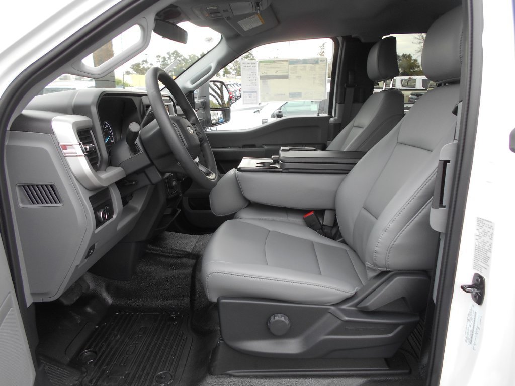 New 2026 Ford F350 XL w/ XL Chrome Package RWD image 2