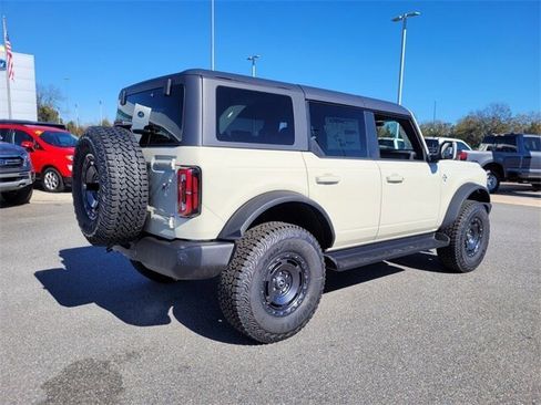 New 2025 Ford Bronco Outer Banks w/ Sasquatch Package image 10