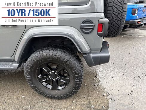 Used 2020 Jeep Wrangler Unlimited Sahara image 9
