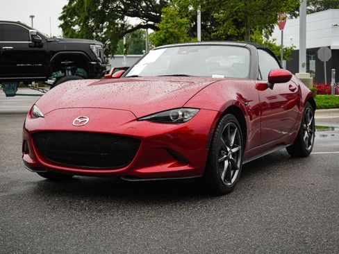 Used 2019 MAZDA MX-5 Miata Grand Touring w/ GT-S Package RWD image 5