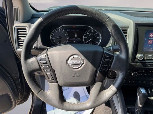 Used 2023 Nissan Frontier SV w/ SV Convenience Package image 12