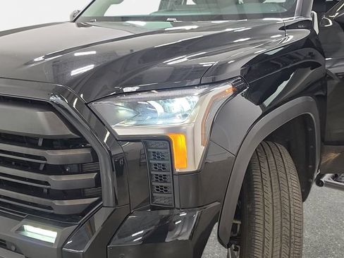 Used 2022 Toyota Tundra SR5 w/ SR5 Premium Package AWD/4WD image 30