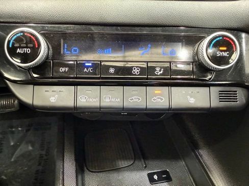 Used 2025 Hyundai Elantra SEL FWD image 34