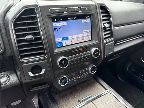 Used 2019 Ford Expedition Limited w/ Equipment Group 301A RWD image 19