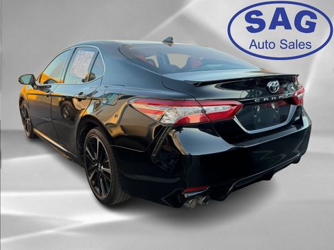 Used 2019 Toyota Camry XSE image 4