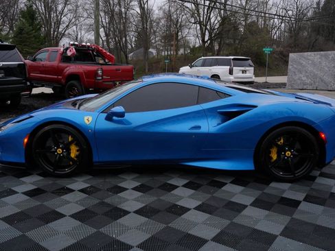Used 2021 Ferrari F8 Tributo RWD image 11