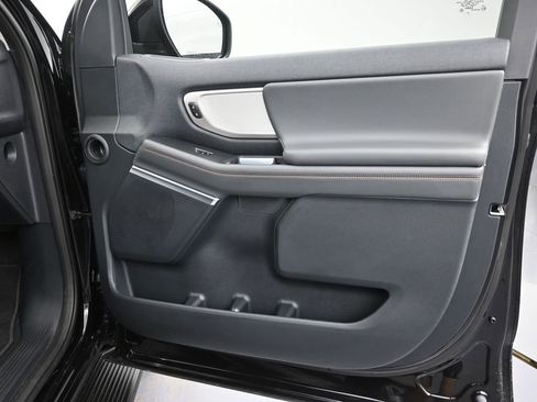 New 2025 Ford Expedition Active image 10