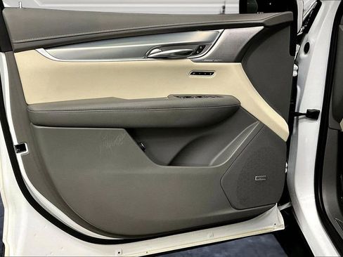 Used 2021 Cadillac XT5 Premium Luxury w/ LPO, Floor Liner Package AWD/4WD image 20