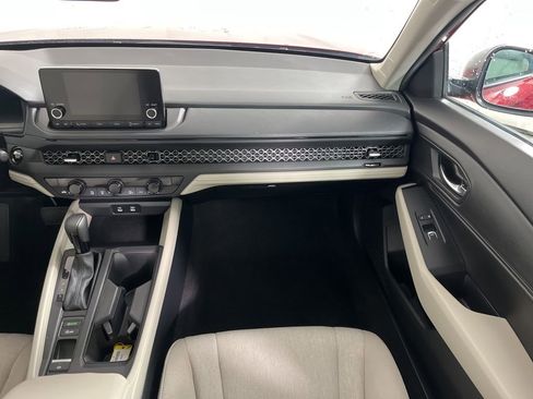 Used 2025 Honda Accord SE image 14