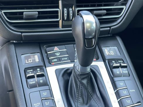 Used 2021 Porsche Macan w/ Driver Memory Package AWD/4WD image 15