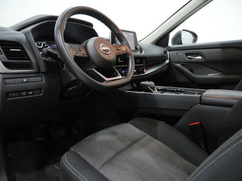 Used 2024 Nissan Rogue SV FWD image 10