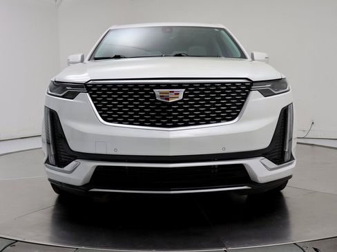 Used 2022 Cadillac XT6 Premium Luxury image 8