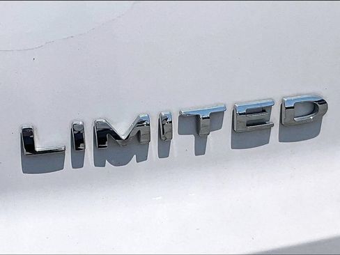 Used 2019 Ford Explorer Limited w/ Limited Luxury Package AWD/4WD image 23