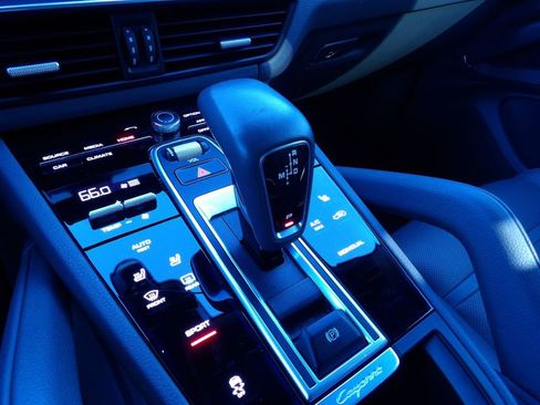 Used 2019 Porsche Cayenne image 23