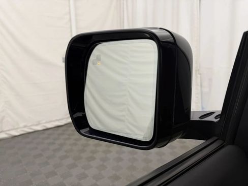 Used 2022 Land Rover Defender 90 AWD/4WD image 14