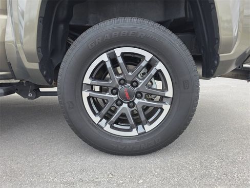 Used 2024 Toyota Tacoma TRD Sport image 15