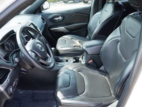 Used 2019 Jeep Cherokee High Altitude AWD/4WD image 15