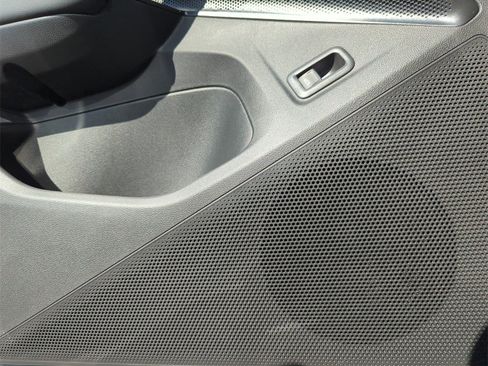 New 2026 Volkswagen Tiguan SE image 33