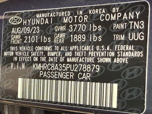 Used 2023 Hyundai Venue Limited w/ Cargo Package FWD image 43