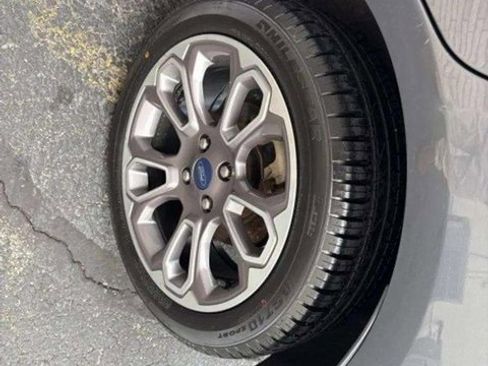 Used 2021 Ford EcoSport Titanium image 12