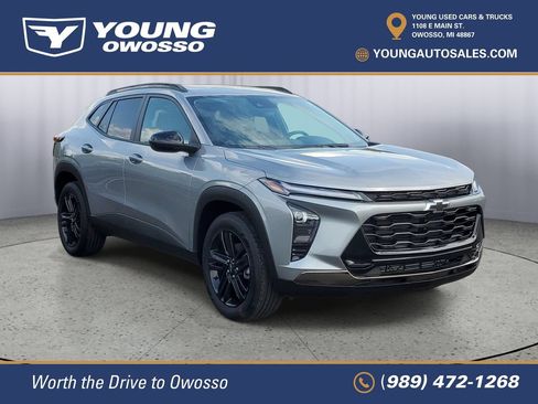 Used 2025 Chevrolet Trax ACTIV w/ Sunroof Package FWD image 2