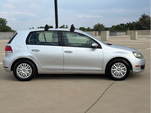 Used 2013 Volkswagen Golf 4-Door FWD image 9