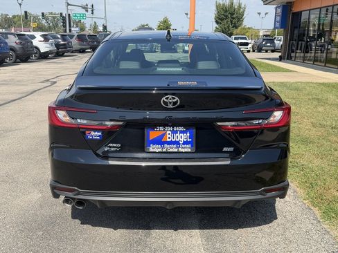 Used 2025 Toyota Camry SE AWD/4WD image 4