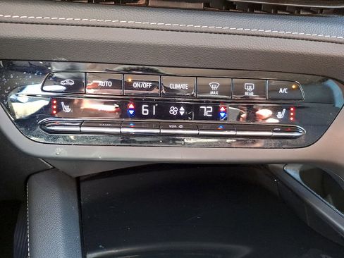 Used 2023 Buick Envision Preferred FWD image 19