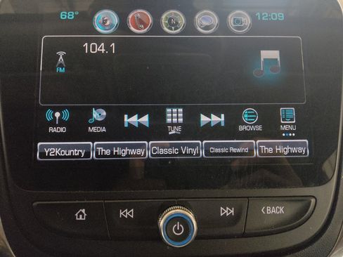 Used 2018 Chevrolet Equinox Premier FWD image 25
