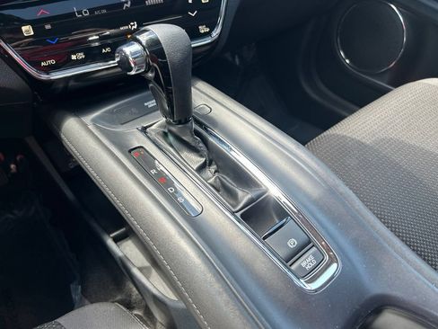 Used 2022 Honda HR-V EX image 34