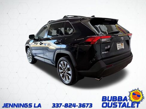 Used 2019 Toyota RAV4 XLE Premium image 3