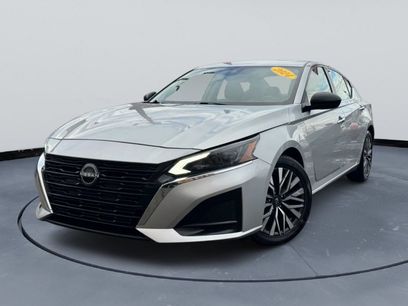 Used 2024 Nissan Altima 2.5 SV