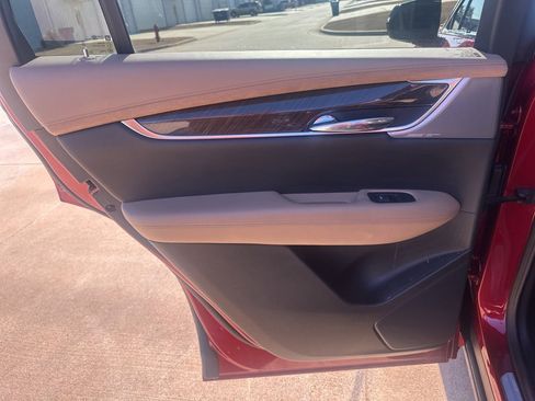 Used 2023 Cadillac XT6 Premium Luxury w/ Platinum Package image 28