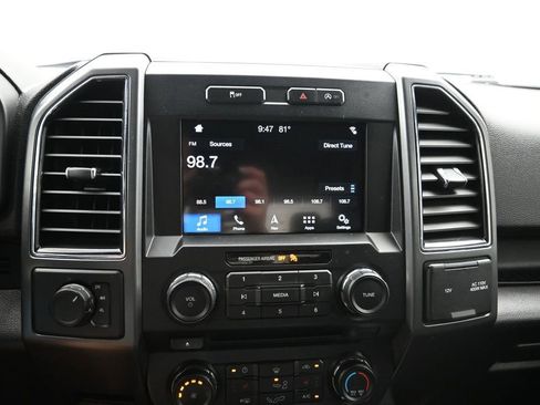 Used 2018 Ford F150 XLT w/ Equipment Group 302A Luxury AWD/4WD image 15