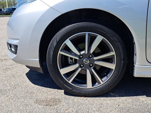 Used 2018 Nissan Versa Note SR image 5