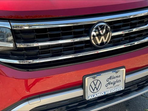 Certified 2023 Volkswagen Atlas SE image 32