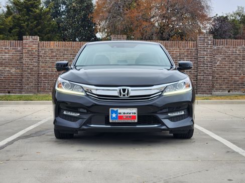 Used 2017 Honda Accord EX-L image 2